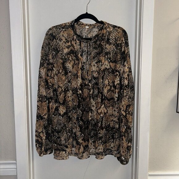 Free People Out For The Night in Snake Combo Sheer Pullover Chic Blouse Large - Picture 2 of 10